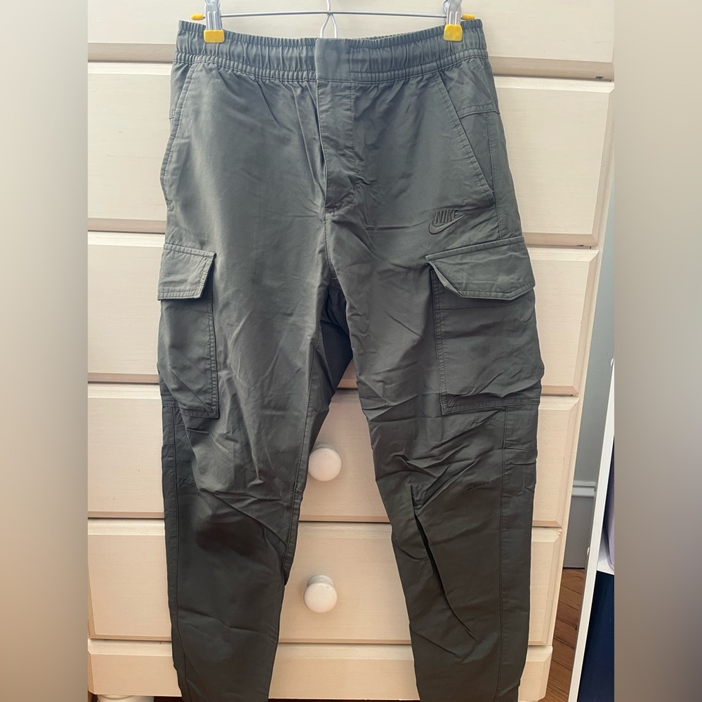 Nike Women's Cargo Joggers - Olive Green